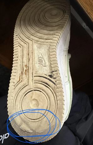 ¿Por qué mis zapatos se desgastan del talón?